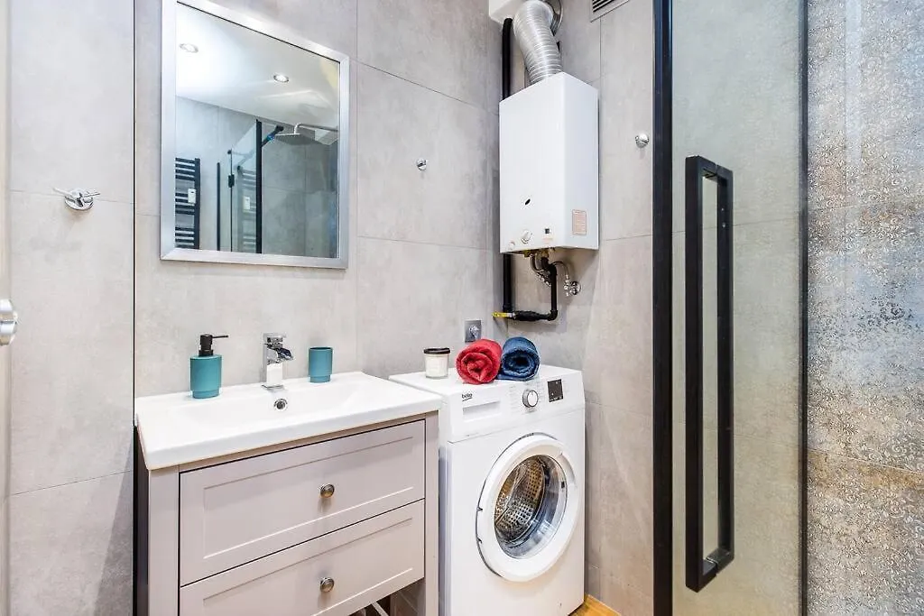 Serene Apartment In The City Center - By Upstairs Krakow 0*,